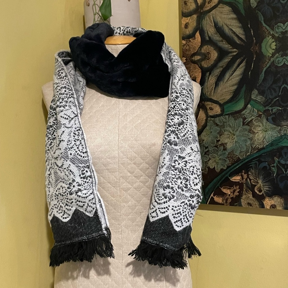 Winter scarf - Picture 1 of 3